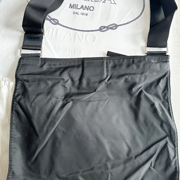 Vintage PRADA Vela Flat Messenger Bag Black Nylon - Great Condition - Picture 7 of 12
